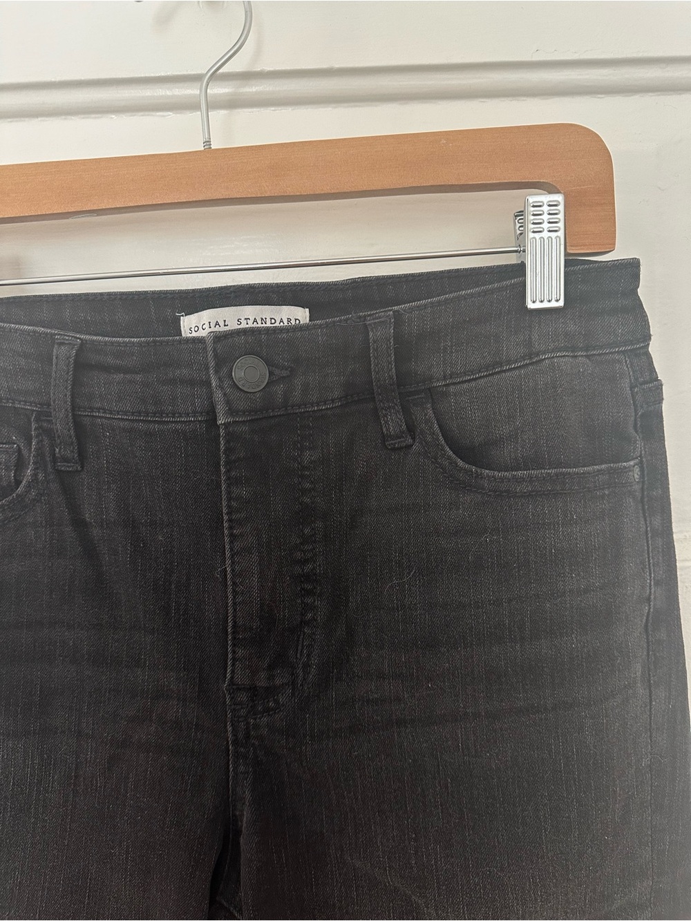 Women's High-rise Straight Leg Slim Fit Black Jeans